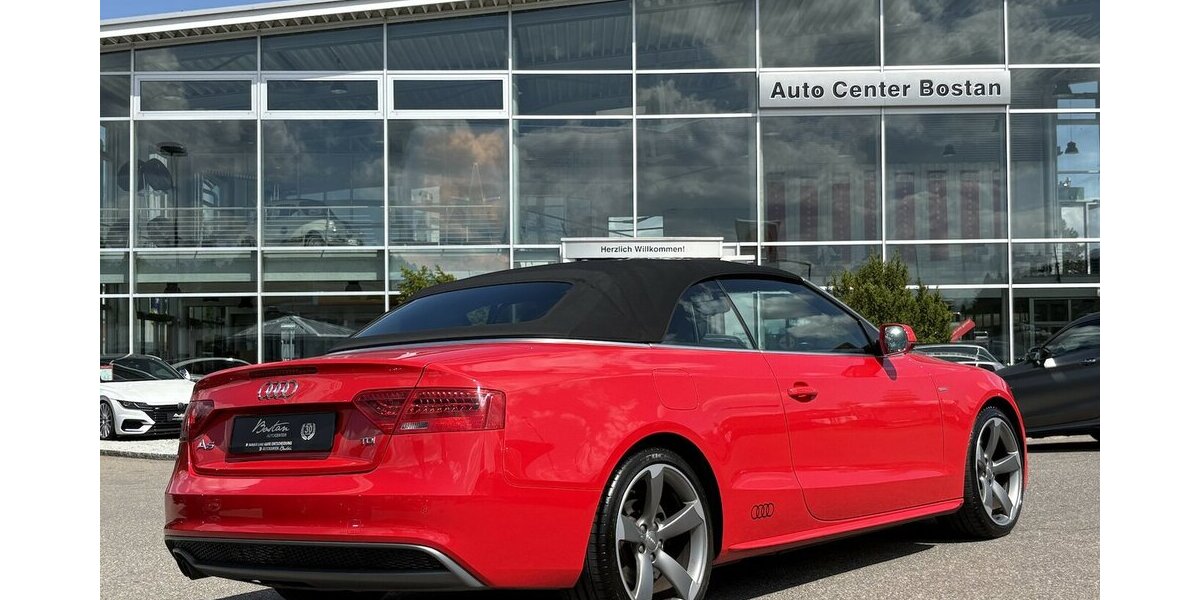 Audi A5 2.0 TDI Cabriolet S-Line XENON/NAVI/1.HAND 121.753 km 17.800 &euro; Villingen-Schwenningen 78054
