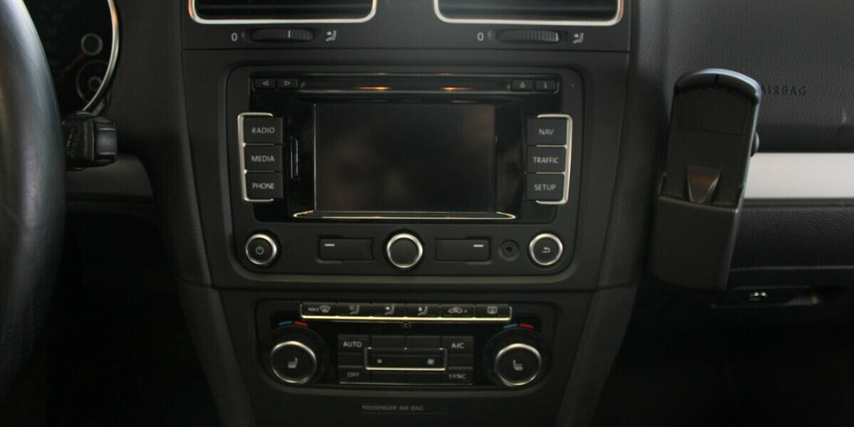 VW Golf Variant Golf 2.0 TDI DPF DSG Highline 103.458 km 9.980 &euro; Euskirchen 53881