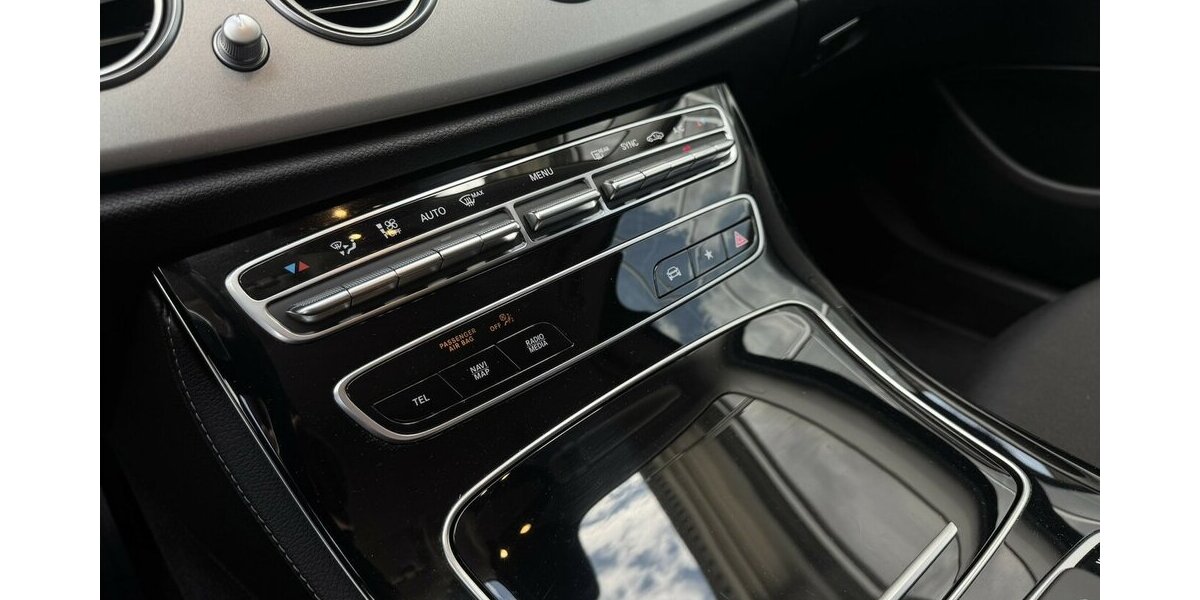 Mercedes-Benz E 400 d 4 MATIC/LED/KAMERA/KLIMA/DAB/APP-CONNECT 59.719 km 39.900 &euro; Villingen-Schwenningen 78054